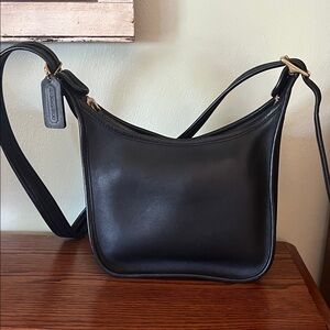 Vintage Coach Janice Ricardo Desantos crossbody